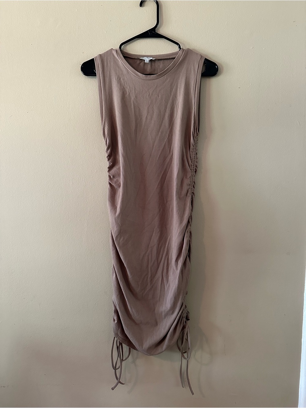 NWOT Lovetree Sleeveless Ruched Bodycon Midi Dress in Taupe, Sz L